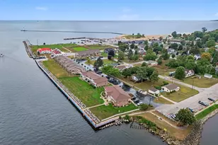304 S Ferry St, Ludington, MI 49431 - Photo 4