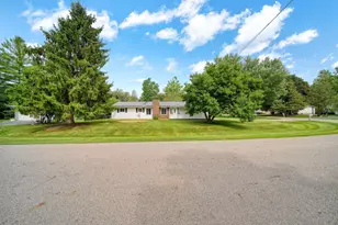 2814 Harben St, Jackson, MI 49203 - Photo 2