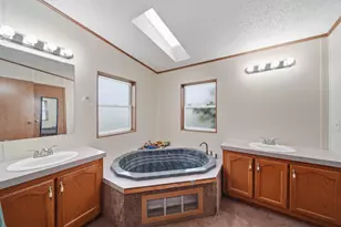 1559 Briarwood Dr, Adrian, MI 49221 - Photo 20