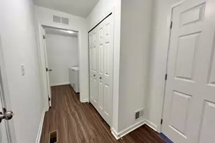 10284 Swan Lake Cir, Ypsilanti, MI 48197 - Photo 18