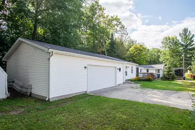 104 Dale Drive, Houghton Lake, MI 48629 - Photo 18