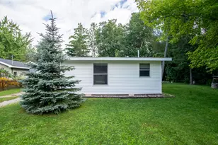 104 Dale Dr, Houghton Lake, MI 48629 - Photo 22