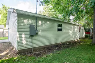104 Dale Dr, Houghton Lake, MI 48629 - Photo 20