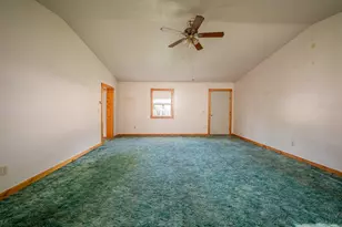 104 Dale Dr, Houghton Lake, MI 48629 - Photo 8
