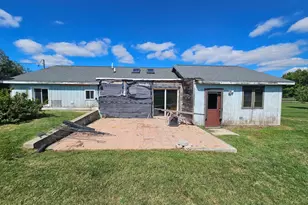 6597 W Walton Rd, Blanchard, MI 49310 - Photo 4
