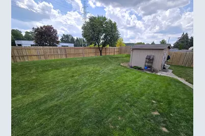 43164 Hillcrest Drive, Sterling Heights, MI 48313 - Photo 26