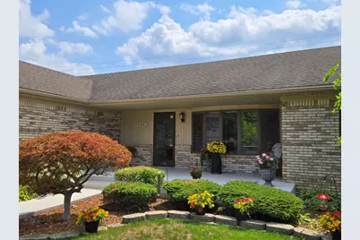43164 Hillcrest Drive, Sterling Heights, MI 48313 - Photo 2