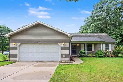 69018 Nautical Drive, Edwardsburg, MI 49112 - Photo 2