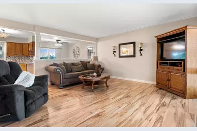 10541 S Sprinkle Road, Vicksburg, MI 49097 - Photo 2