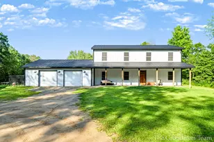 9418 Deer Valley Dr, Greenville, MI 48838 - Photo 2