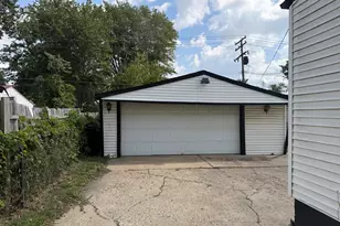 22458 Hillock Ave, Warren, MI 48089 - Photo 2