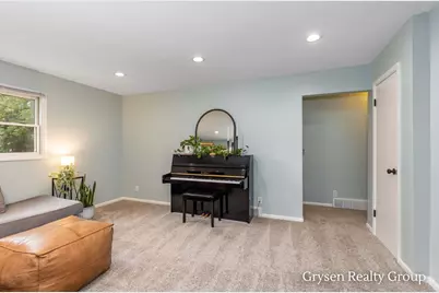 2034 Acton Road NW, Grand Rapids, MI 49504 - Photo 8