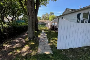 808 Anderson St, Ludington, MI 49431 - Photo 30