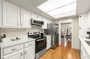 25073 Oakbrooke Dr, Southfield, MI 48033 - Photo 2
