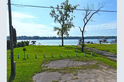 63432 N Lakeshore Drive, Dowagiac, MI 49047 - Photo 2