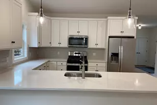 723 Violet Wy, Saint Joseph, MI 49085 - Photo 8