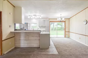 8820 S Lake Pleasant Rd, Hillsdale, MI 49242 - Photo 14