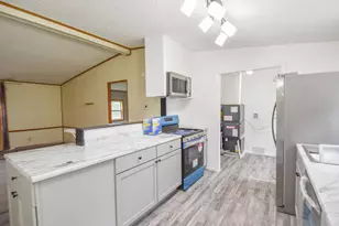 8820 S Lake Pleasant Rd, Hillsdale, MI 49242 - Photo 12