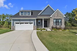 628 Pine Cir, Ann Arbor, MI 48105 - Photo 2