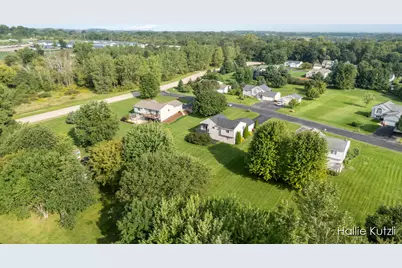 1226 S Hill Drive, Sparta, MI 49345 - Photo 36