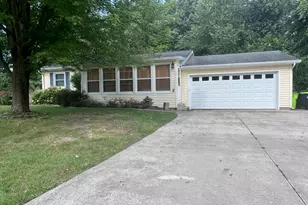 1311 Crescent St, Greenville, MI 48838 - Photo 2
