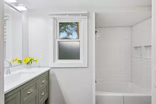110 N Pearl St, Vicksburg, MI 49097 - Photo 16