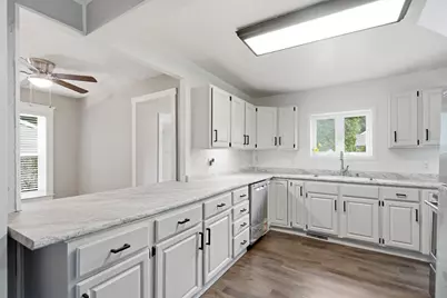 110 N Pearl Street, Vicksburg, MI 49097 - Photo 8