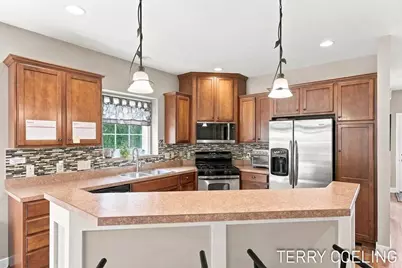 5924 Elmwood Lake Drive, Hudsonville, MI 49426 - Photo 10