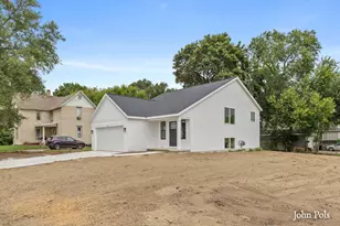 222 E Ellis Ave, Belding, MI 48809 - Photo 2