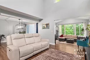 816 Pinnacle Run Dr SE, Grand Rapids, MI 49546 - Photo 8