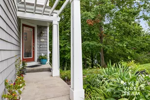 816 Pinnacle Run Dr SE, Grand Rapids, MI 49546 - Photo 2