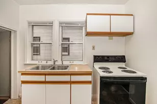 209 E Mt Hope Ave, Lansing, MI 48910 - Photo 12