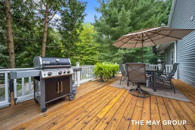 2431 Summit Ridge Drive NE, Grand Rapids, MI 49505 - Photo 44