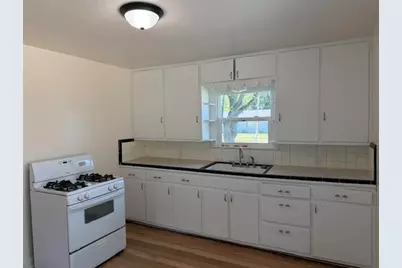 708 Upton Avenue, Springfield, MI 49037 - Photo 10