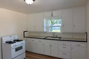 708 Upton Ave, Springfield, MI 49037 - Photo 10
