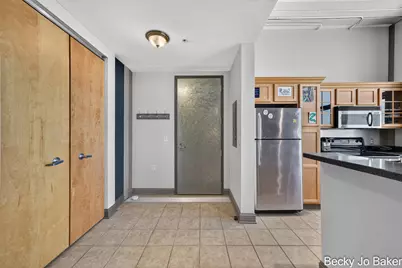930 Washington Avenue #3M, Muskegon, MI 49441 - Photo 6