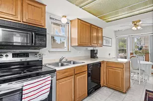 21691 Hidden Rivers Dr N, Southfield, MI 48075 - Photo 22
