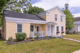 514 Kalamazoo St, Paw Paw, MI 49079 - Photo 1