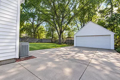 714 Ashley Drive, Kalamazoo, MI 49048 - Photo 2
