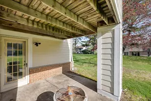 35052 Meadow Ln, Farmington Hills, MI 48335 - Photo 42