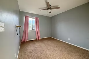 19713 Sexton St, Brownstown, MI 48173 - Photo 36