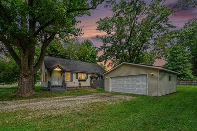 808 S Grant Avenue, Three Rivers, MI 49093 - Photo 1