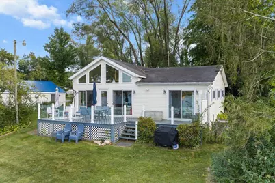 25030 Lakeshore Drive, Dowagiac, MI 49047 - Photo 4