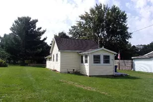 205 W Center St, Waldron, MI 49288 - Photo 2
