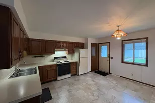 5742 Leisure S Dr SE, Kentwood, MI 49548 - Photo 4