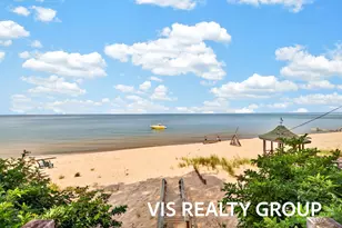 18221 Holcomb Hills Rd, Grand Haven, MI 49417 - Photo 16
