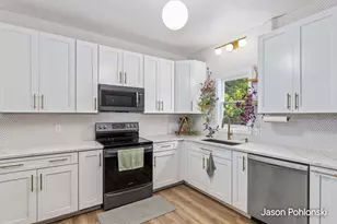 104 Sweet St NE, Grand Rapids, MI 49505 - Photo 6