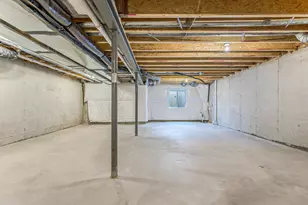 3075 N Spurway Dr, Ann Arbor, MI 48105 - Photo 42