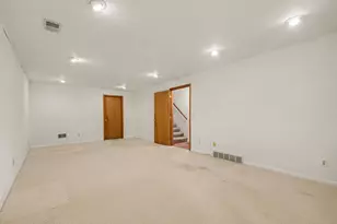 2748 Mulford Dr SE, Grand Rapids, MI 49546 - Photo 34