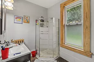 939 Maple Ave, Jackson, MI 49203 - Photo 22